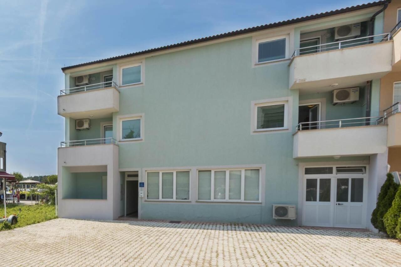 Apartments Riva Medulin Exterior photo